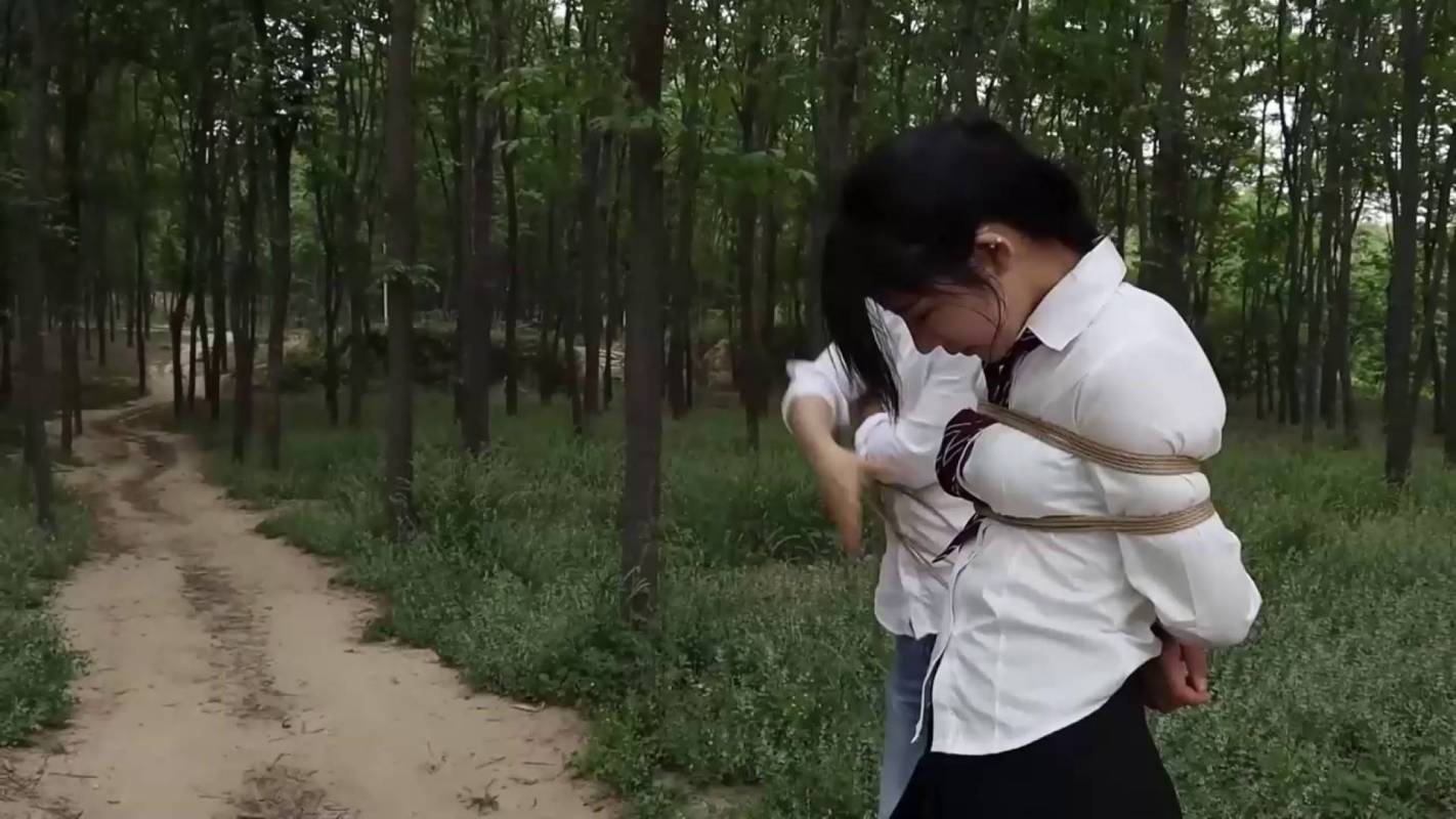 一绳有你绳艺工作室新作品之杨若琳户外合集！这部作品可以在线看！