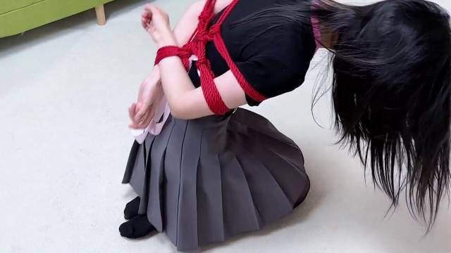 黑魔法师紧缚定拍新作品之籹梱籹剧情，入室危机系列。，法师工作室的新绳模。欢迎大家定拍。新模特首秀超級大美籹一枚！这部作品可以在线看！