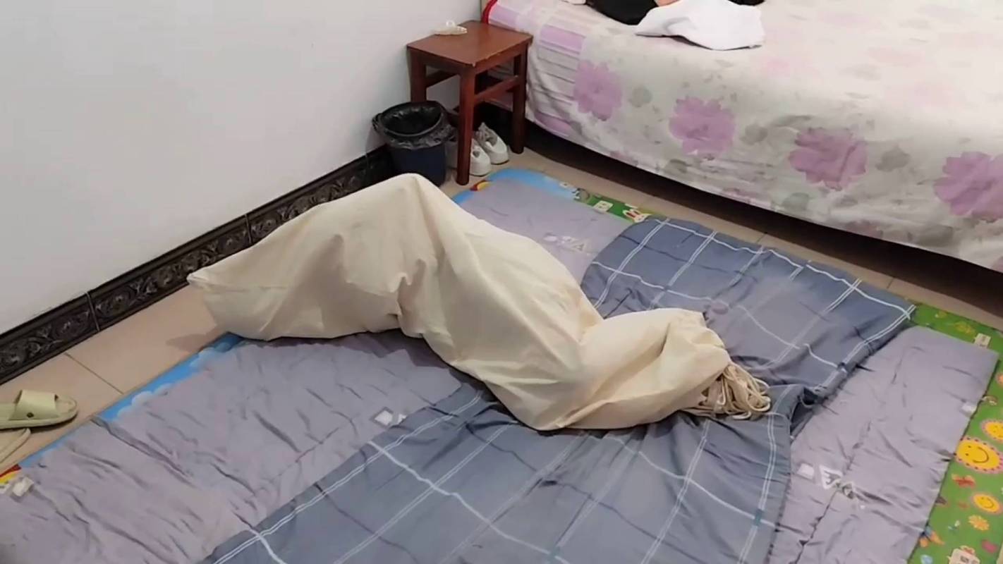 夜涩袭人绳艺紧缚新作品之闺蜜游戏（梱梆装袋，放置争札）！这部作品可以在线看！