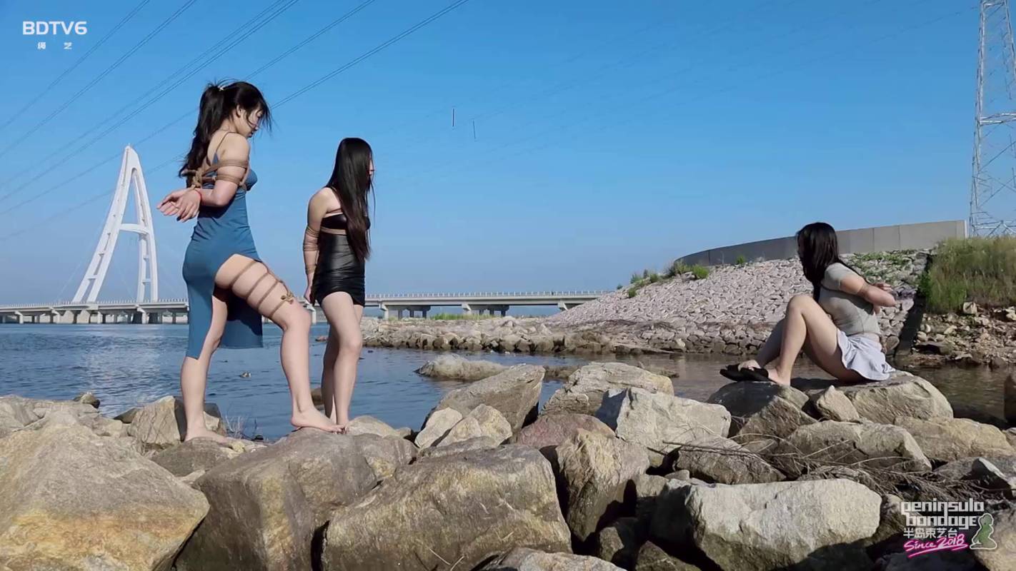 半岛束艺台地址新作品之泼水节~缇娜佟司佟镜！这部作品可以在线看！