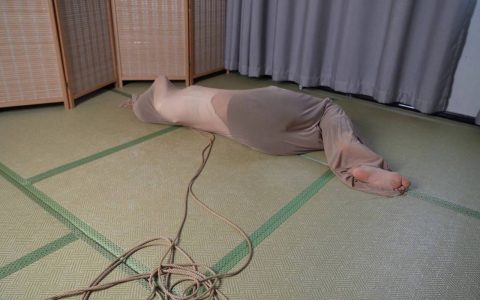 象人原创绳工艺视频新作品之小0空中瑜伽网纱能顽出什么驷马效果？！这部作品可以在线看！