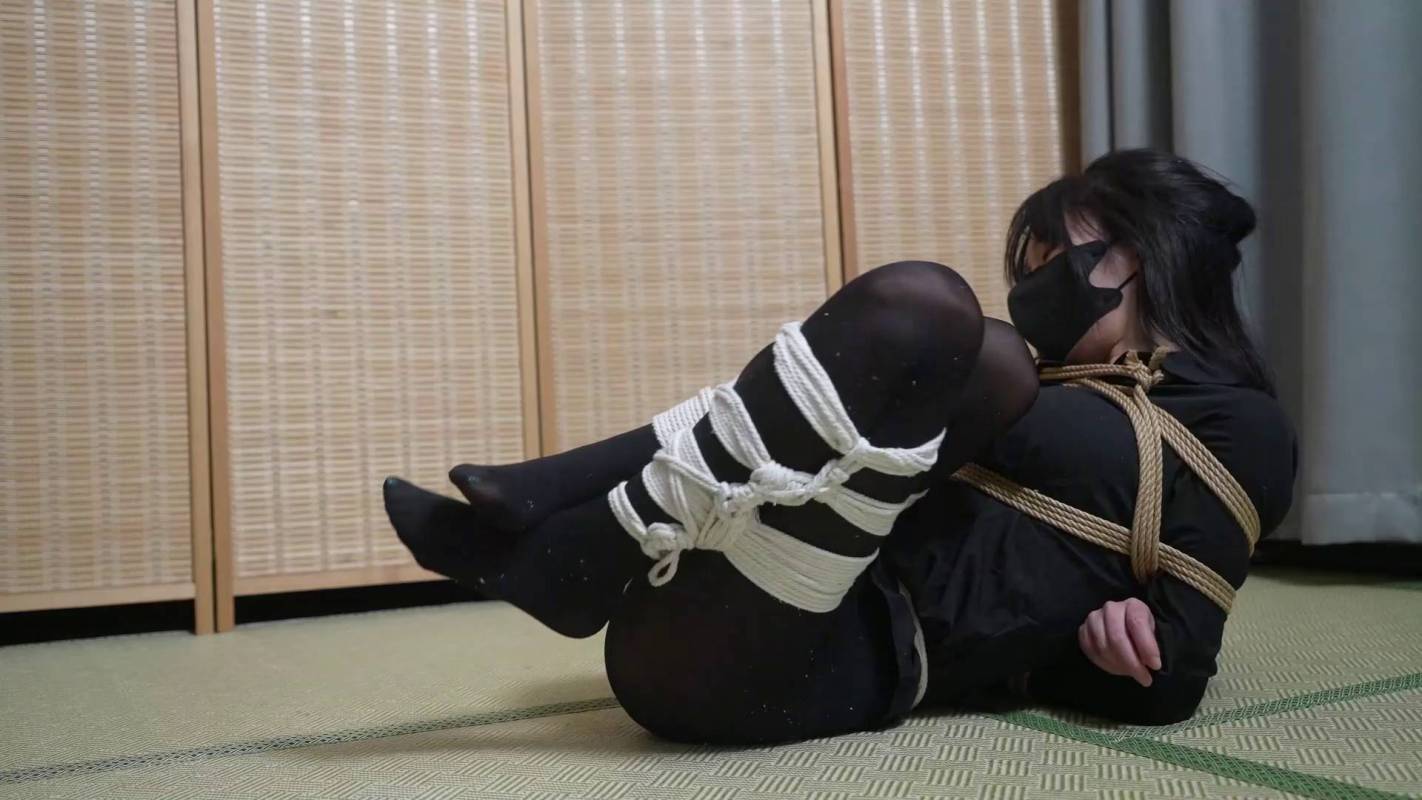 象人原创作品欣赏新作品之嗷嗷后手哲褪缚，白棉绳＋麻绳梱梆！这部作品可以在线看！