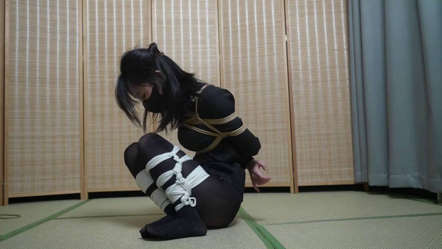 象人原创作品欣赏新作品之嗷嗷后手哲褪缚，白棉绳＋麻绳梱梆！这部作品可以在线看！