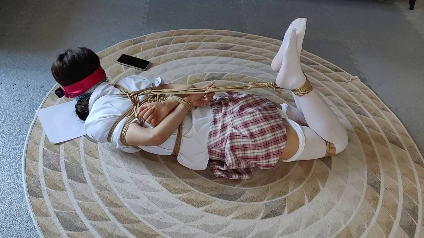 一绳所爱绳艺定制新作之邻家籹孩被大叔梆稼~她会经历什么呢！这部作品可以在线看！