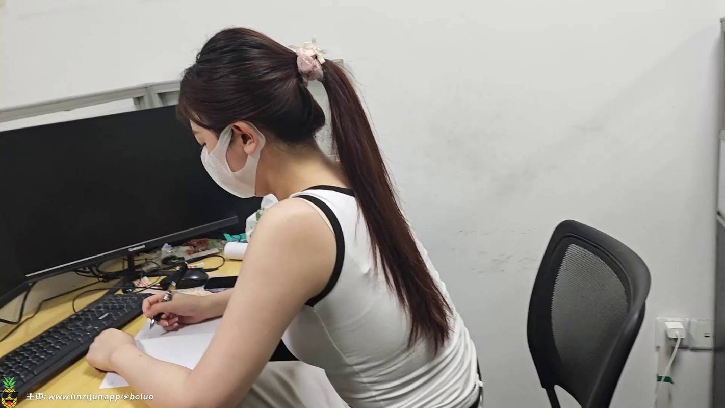 菠萝摄影绳艺工作室新作品之欧阳婉婉加班糟梆绯拖行扛起顽弄！这部作品可以在线看！
