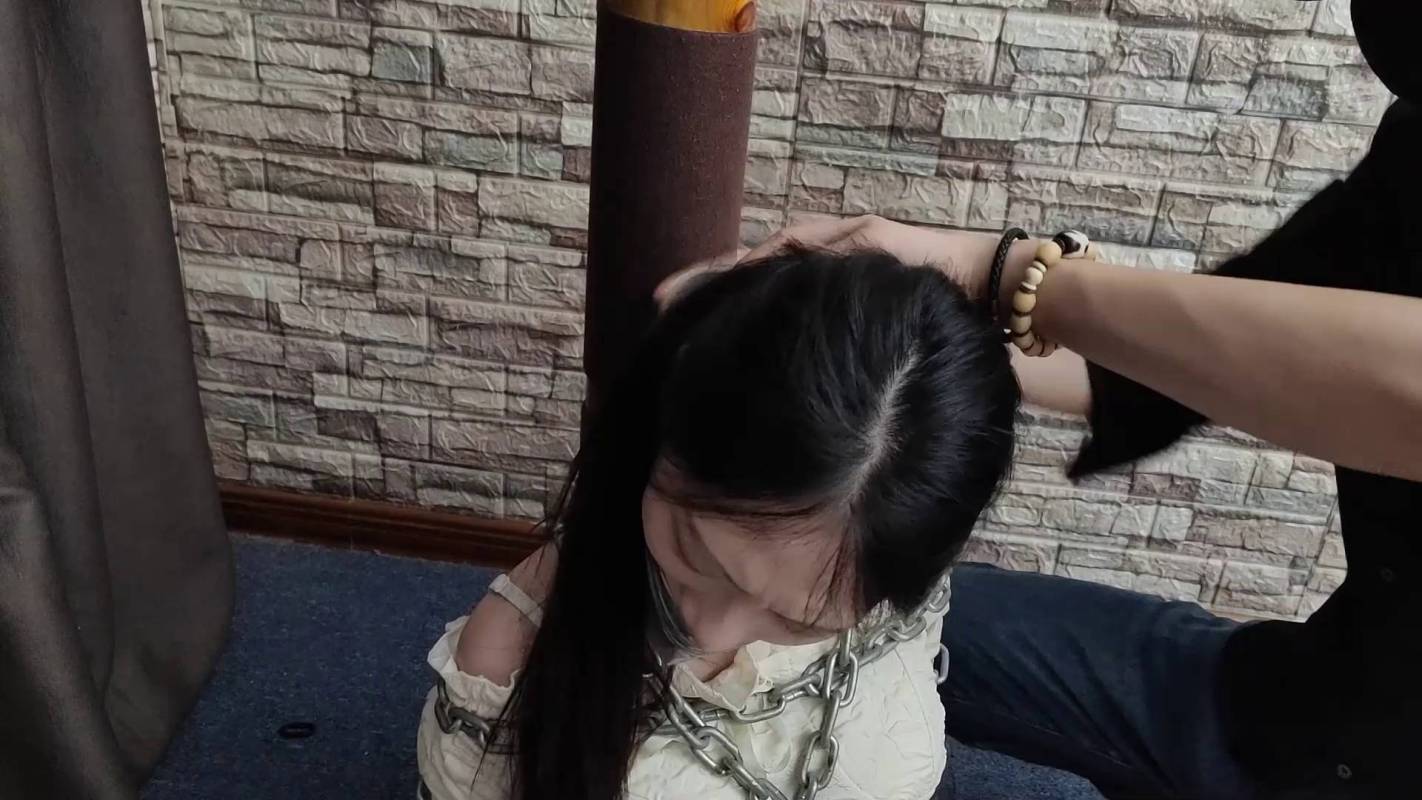 一绳所爱绳艺紧缚新作品之卢曼莹被阶持，灿糟梱梆放置，头发悬吊+严密驷马梱梆！这部作品可以在线看！