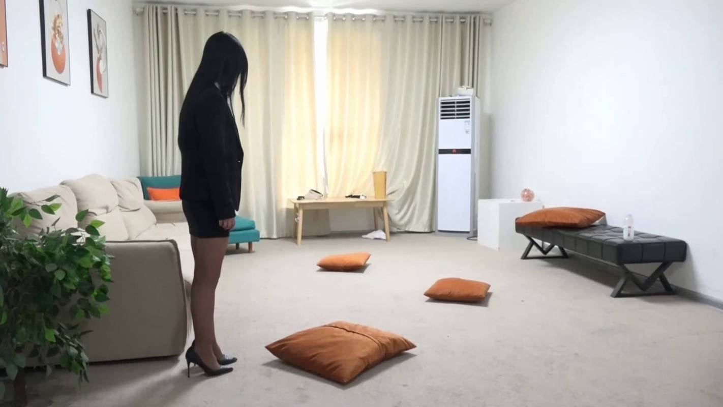 逍遥工作室定制视频新作品之律师遇难记（上）韩玉琪琪出演，律师与自己请来的打手一起遇难被梆！这部作品可以在线看！