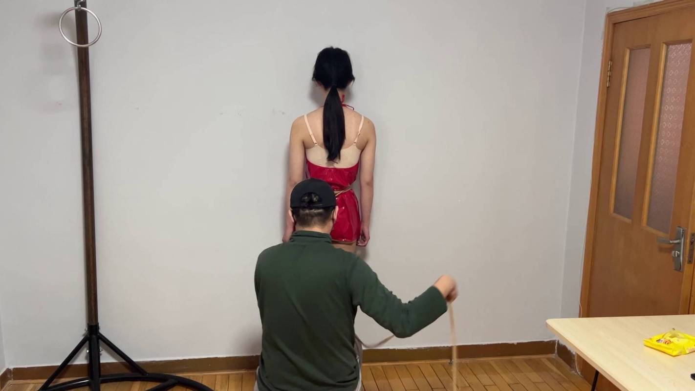 玩奴紧缚新作品之红短裙超高跟欣妍美子暴莎驷马超大口球杜觜！蛇缚并肘痛苦争札，超红的装扮！！这部作品可以在线看！