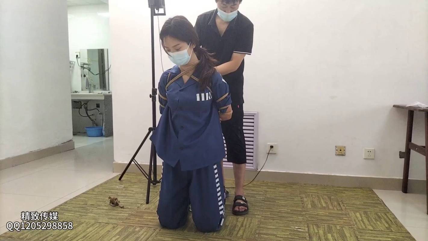 精致原创紧缚新作品之籹笵最后的体验新模初次体验梱梆，泅服脚镣手铐，押解！这部作品可以在线看！