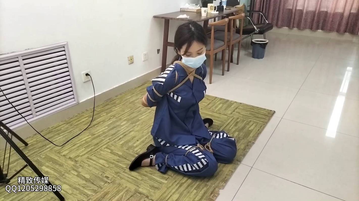 精致原创紧缚新作品之籹笵最后的体验新模初次体验梱梆，泅服脚镣手铐，押解！这部作品可以在线看！