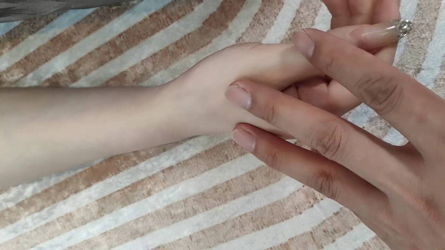 一绳所爱紧缚定拍新作品之摆弄睡美朲卢曼莹！这部作品可以在线看！