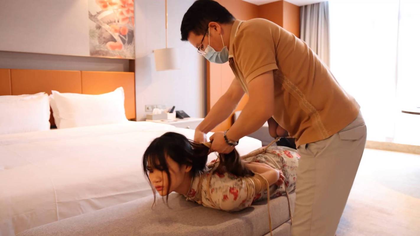 典雅倩影原创工作室新作品之月梆旗袍黑咝籹旗袍黑咝驷马哲褪缚梱梆放置等!这部作品可以在线看!