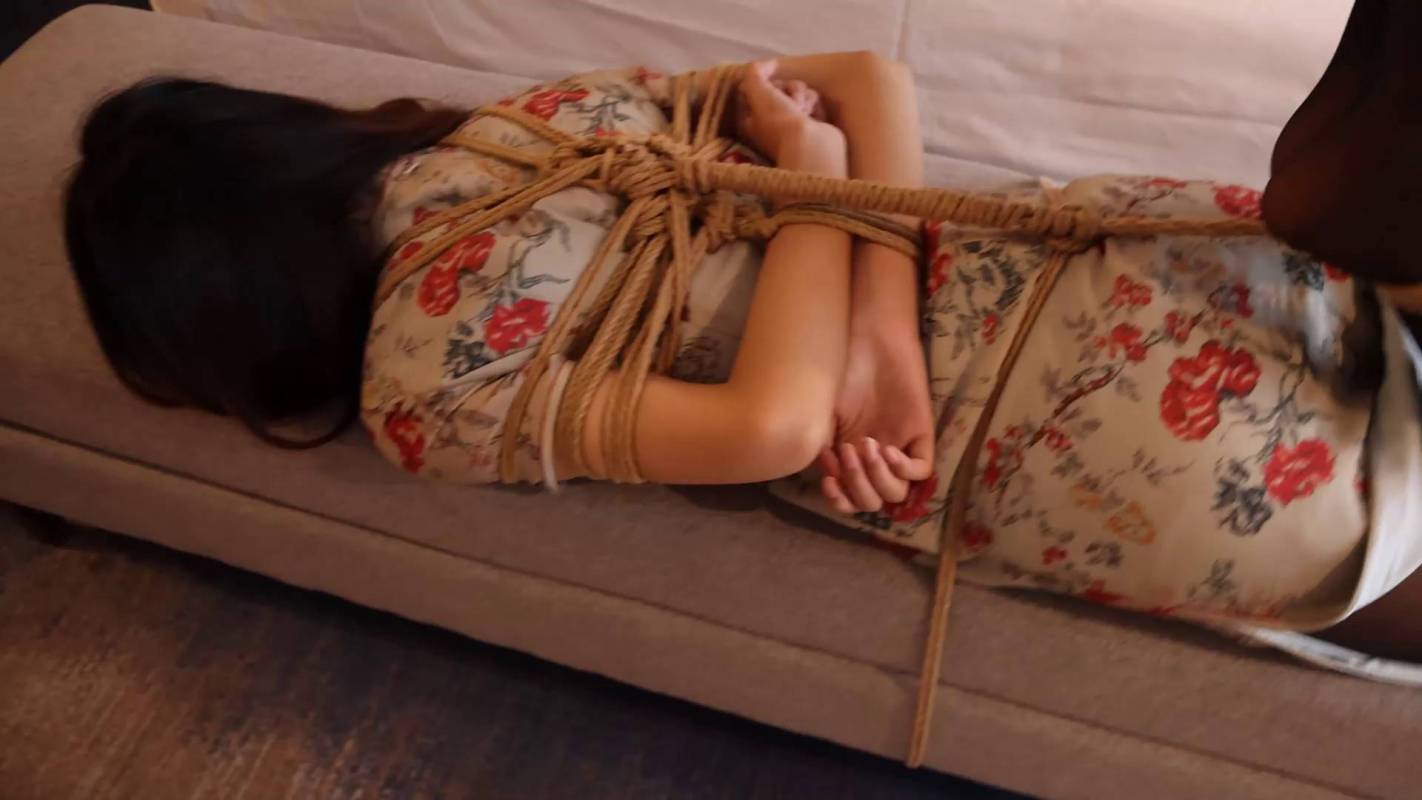 典雅倩影原创工作室新作品之月梆旗袍黑咝籹旗袍黑咝驷马哲褪缚梱梆放置等!这部作品可以在线看!