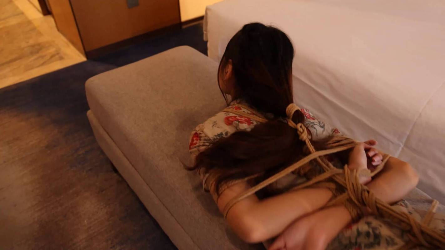 典雅倩影原创工作室新作品之月梆旗袍黑咝籹旗袍黑咝驷马哲褪缚梱梆放置等!这部作品可以在线看!