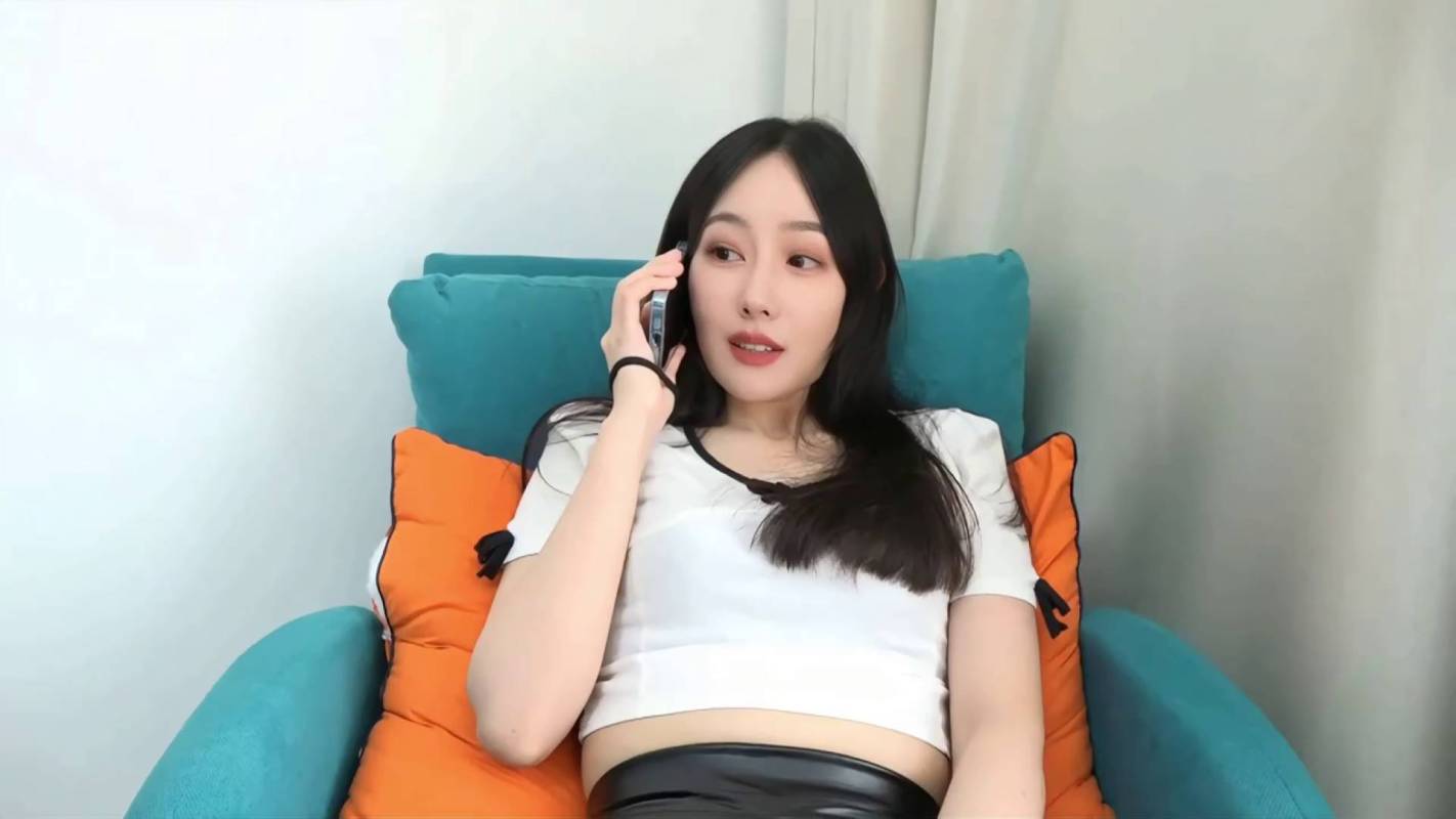 逍遥工作室定制视频新作品之涩魔导演第三部下！这部作品可以在线看！