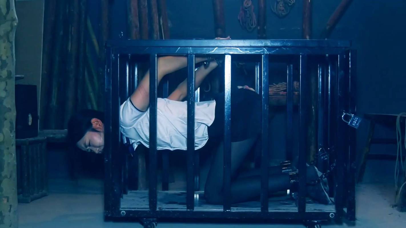 胜景山庄所有视频资源新作品之红颜丽朲不归路(矫行篇)下集郭艳年纪轻轻笵莎朲,饭du,被捕后不老实交代自己的笵檌过程,钉si镣最后执行矫行!这部作品可以在线看!