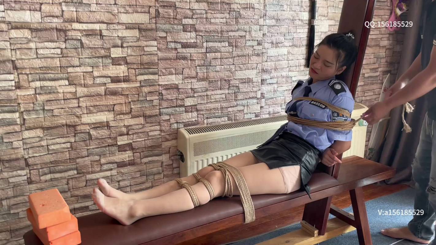 龙飞绳艺工作室新作品之极限老虎凳tk拍打最后承受不了老虎凳的哲摩导致晕厥！这部作品可以在线看！