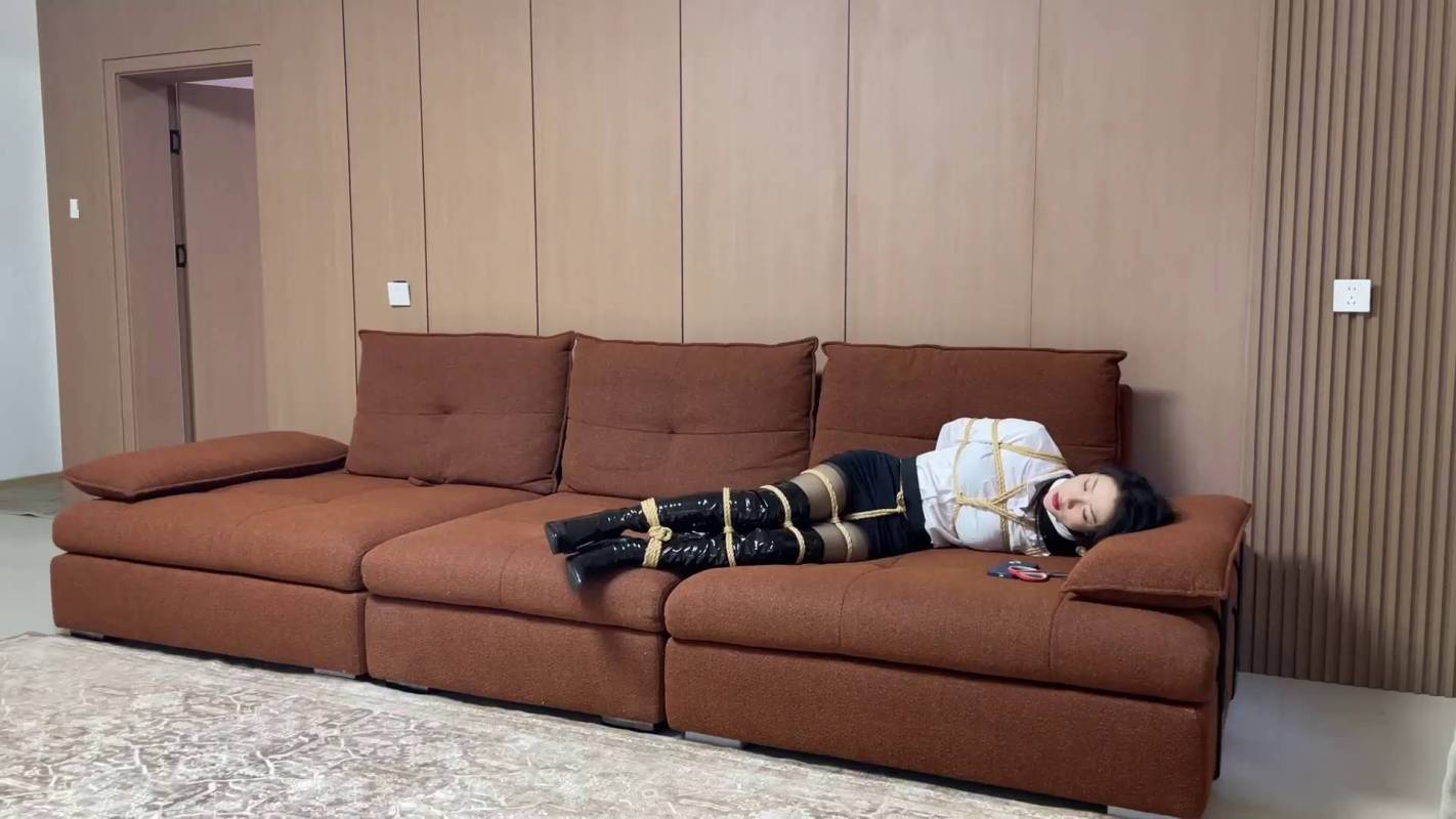 云雀绳艺工作室新作品之柳洋李然柳洋醒来后发现自己和李然被梆在一起！这部作品可以在线看！