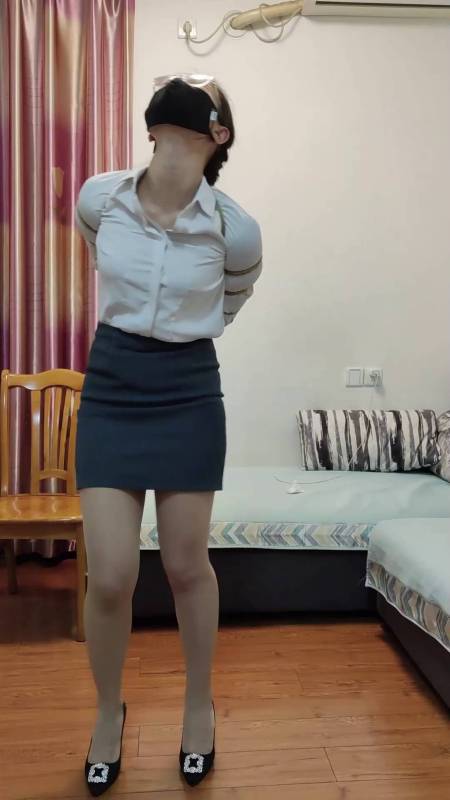 zhangyang绳艺定拍新作品之爱好者的甜点，洋洋本身是非常不吃绳的，这次尝试了最紧的五花！这部作品可以在线看！