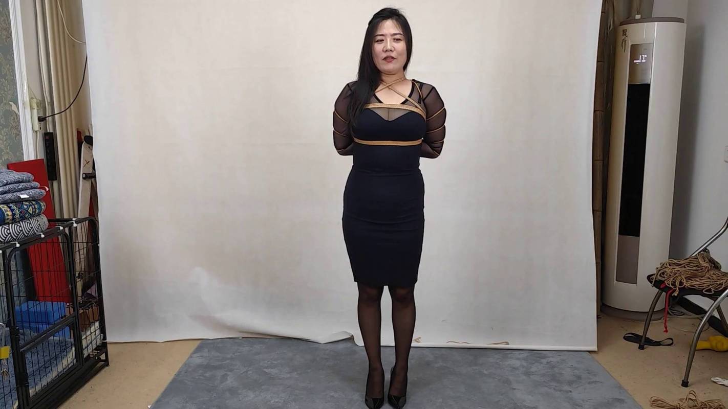 随心原创工作室资源新作品之丰满的李然五花驷马挠痒！这部作品可以在线看！