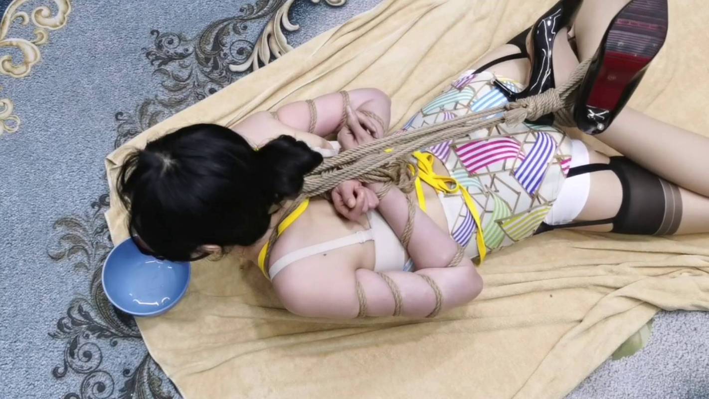 飞天原创绳艺展示新作品之艺仙儿超紧缚五花驷马口水收集！这部作品可以在线看！