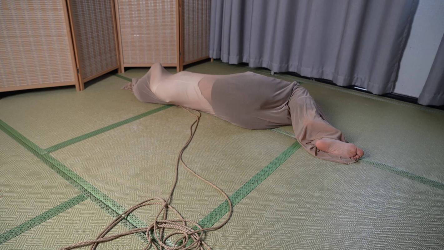 象人原创绳工艺视频新作品之小0空中瑜伽网纱能顽出什么驷马效果?!这部作品可以在线看!