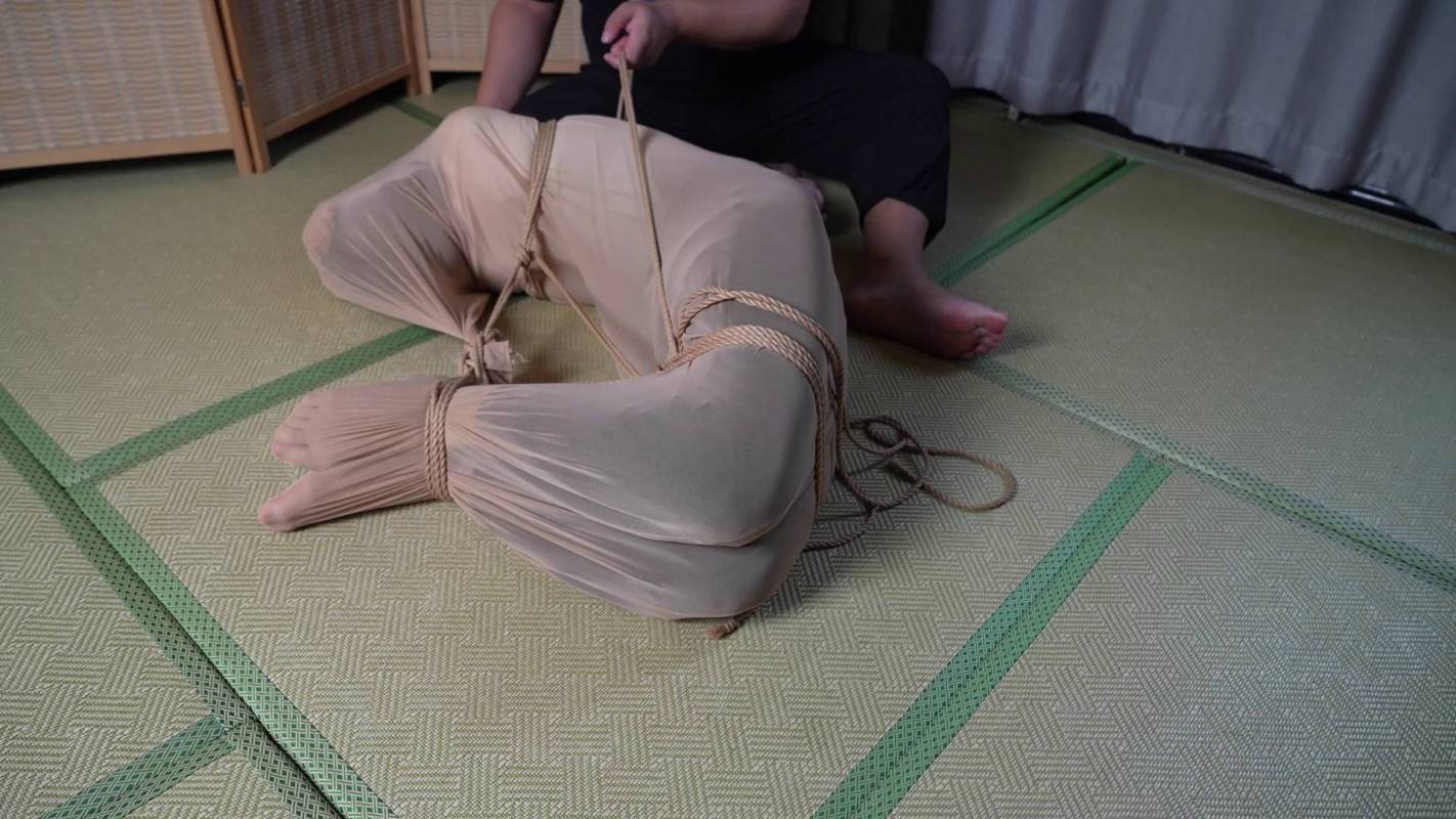 象人原创绳工艺视频新作品之小0空中瑜伽网纱能顽出什么驷马效果?!这部作品可以在线看!