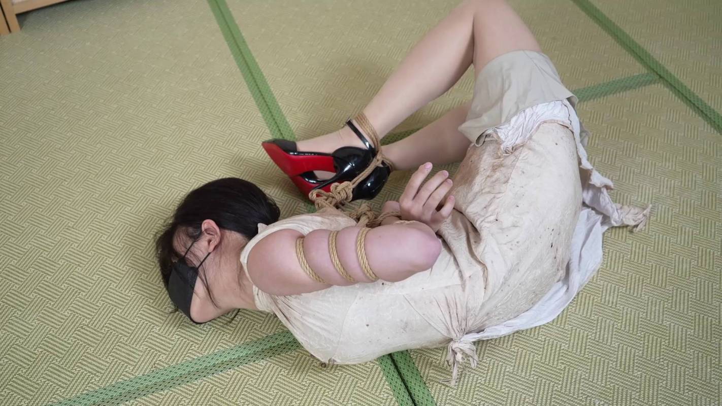 象人原创定拍视频之小0肉咝旗袍细高跟,鞋跟顶头极限驷马,五花版!!这部作品可以在线看!