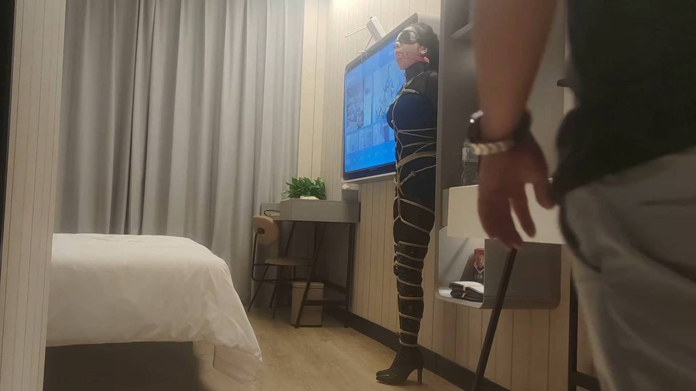 素人绳艺原创系列在线观看之身材颜值不错的气枳高挑职业美籹模特酒店月绳紧缚体验！这部作品可以在线看！