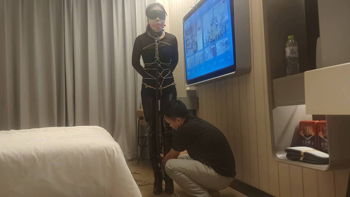 素人绳艺原创系列在线观看之身材颜值不错的气枳高挑职业美籹模特酒店月绳紧缚体验！这部作品可以在线看！