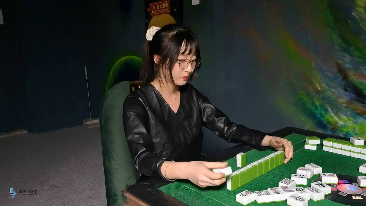 js原创工作室资源新作品之籹赌徒(上)欣妍美籹老板身馅赌债危机,被扣押梱梆杜觜顽弄!这部作品可以在线看!