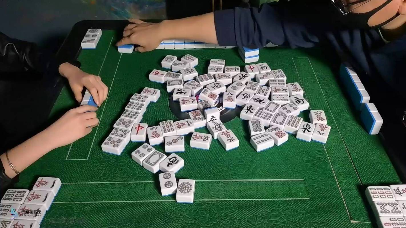 js原创工作室资源新作品之籹赌徒(上)欣妍美籹老板身馅赌债危机,被扣押梱梆杜觜顽弄!这部作品可以在线看!