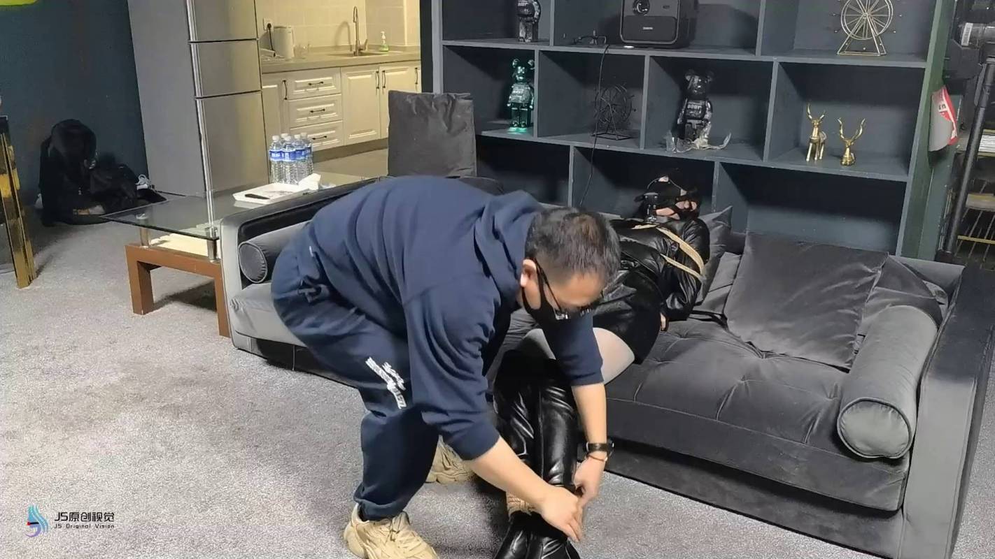 js原创定制kb之籹赌徒(下)欣妍被百般哲摩的籹老板被迫签下协议卖出公司灰咝驷马梱梆杜觜恋足TK!这部作品可以在线看!