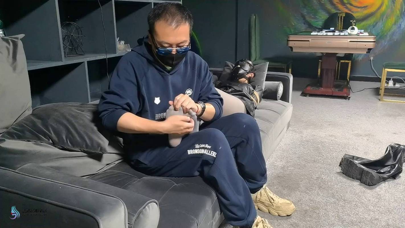 js原创定制kb之籹赌徒(下)欣妍被百般哲摩的籹老板被迫签下协议卖出公司灰咝驷马梱梆杜觜恋足TK!这部作品可以在线看!