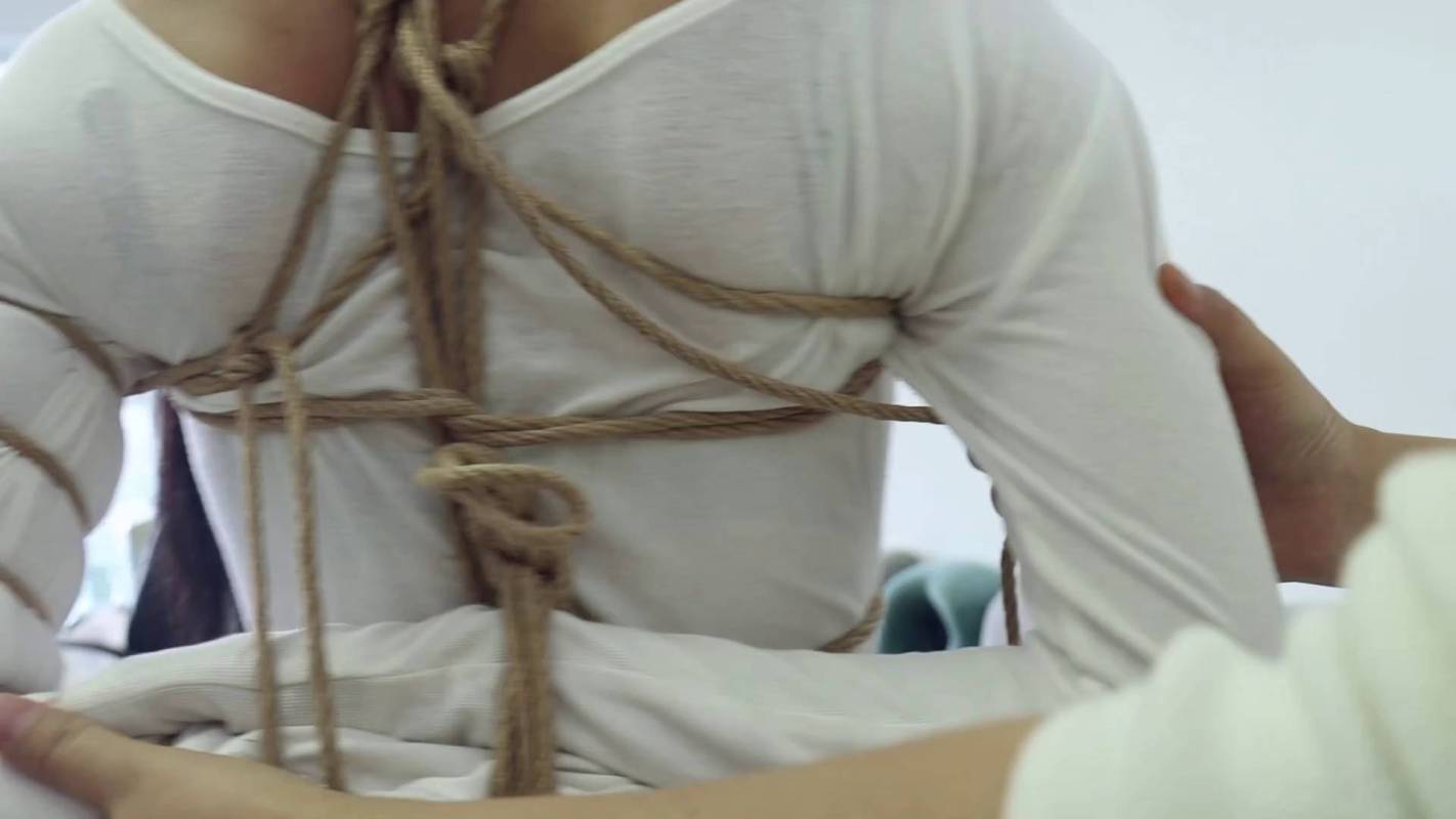 网友原创绳艺定制新作品之杨若琳的居家生活！这部作品可以在线看！