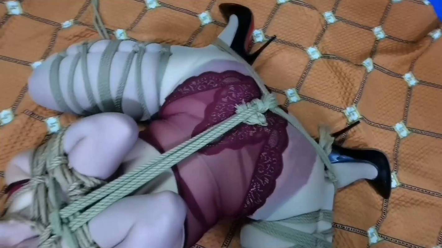 飞天原创工作室论坛之把艺仙儿梆成这个样子竟能脱缚成功!这部作品可以在线看!