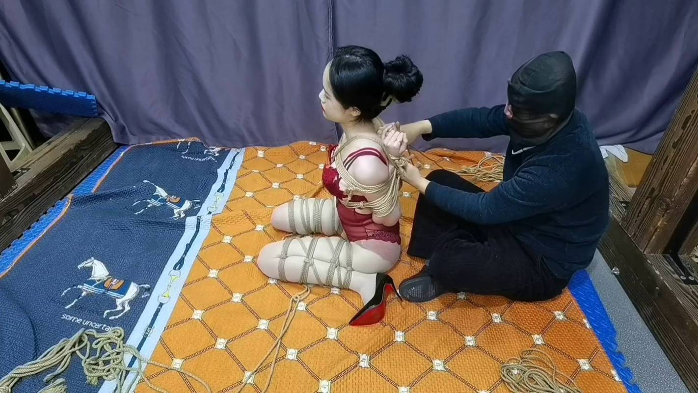 飞天原创工作室论坛之把艺仙儿梆成这个样子竟能脱缚成功!这部作品可以在线看!