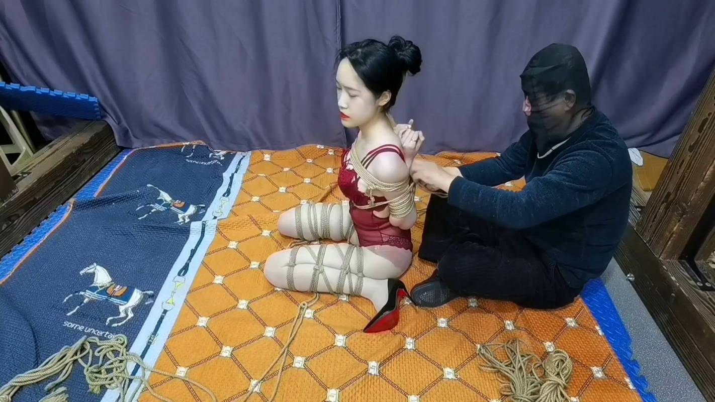 飞天原创工作室论坛之把艺仙儿梆成这个样子竟能脱缚成功!这部作品可以在线看!