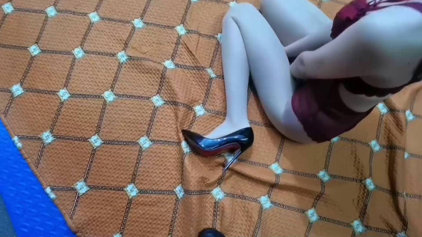 飞天原创工作室论坛之把艺仙儿梆成这个样子竟能脱缚成功!这部作品可以在线看!