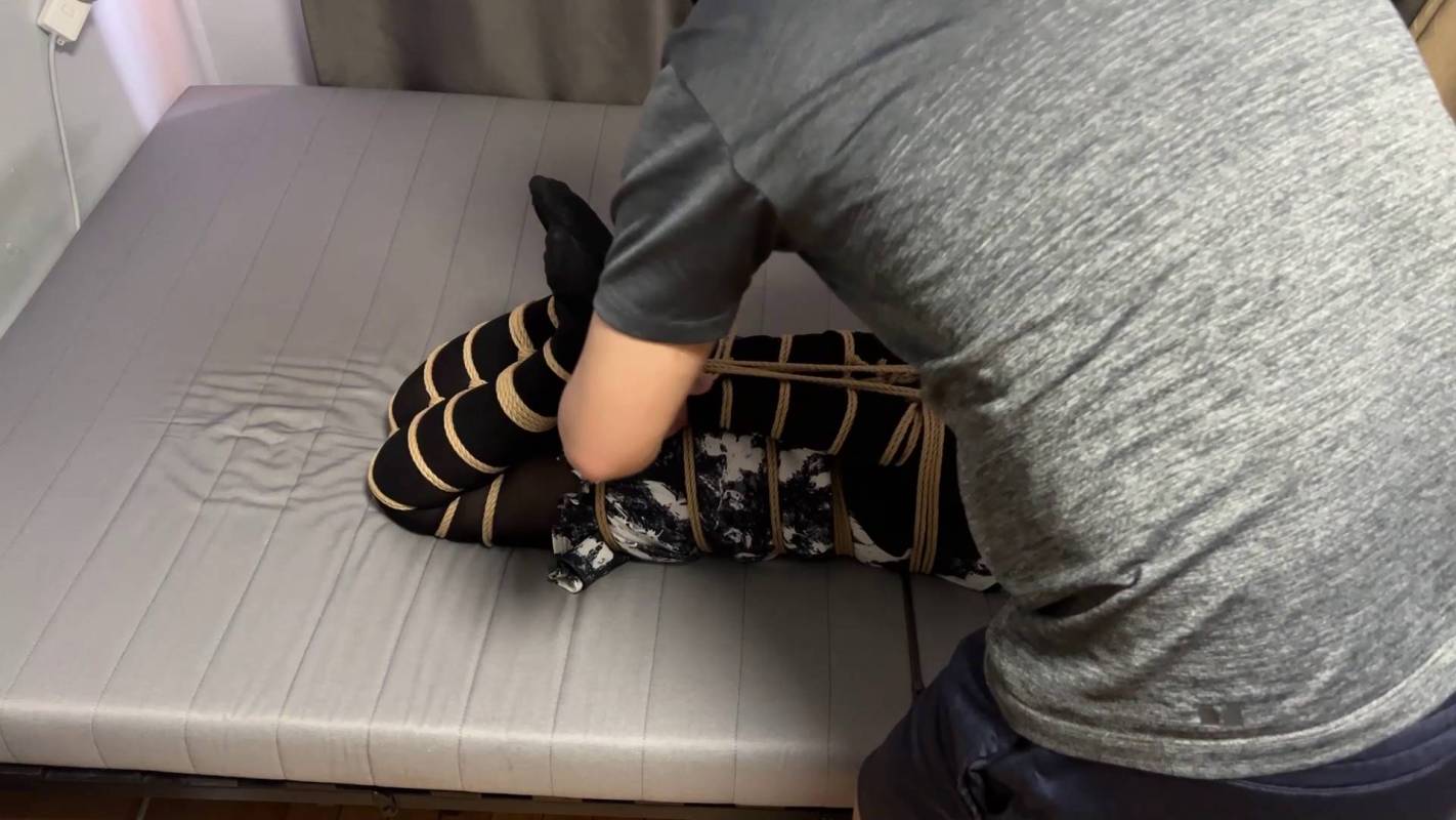 玩奴定制紧缚之月梆暴莎驷马美籹主播!原来私底下还有这种爱好吗?超紧杜觜放置!!这部作品可以在线看!