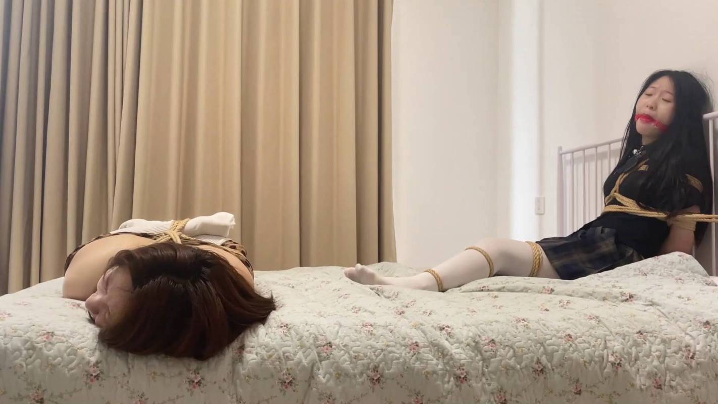 逍遥工作室定制视频之猎美馅井这么容易让你逃脱?!这部作品可以在线看!