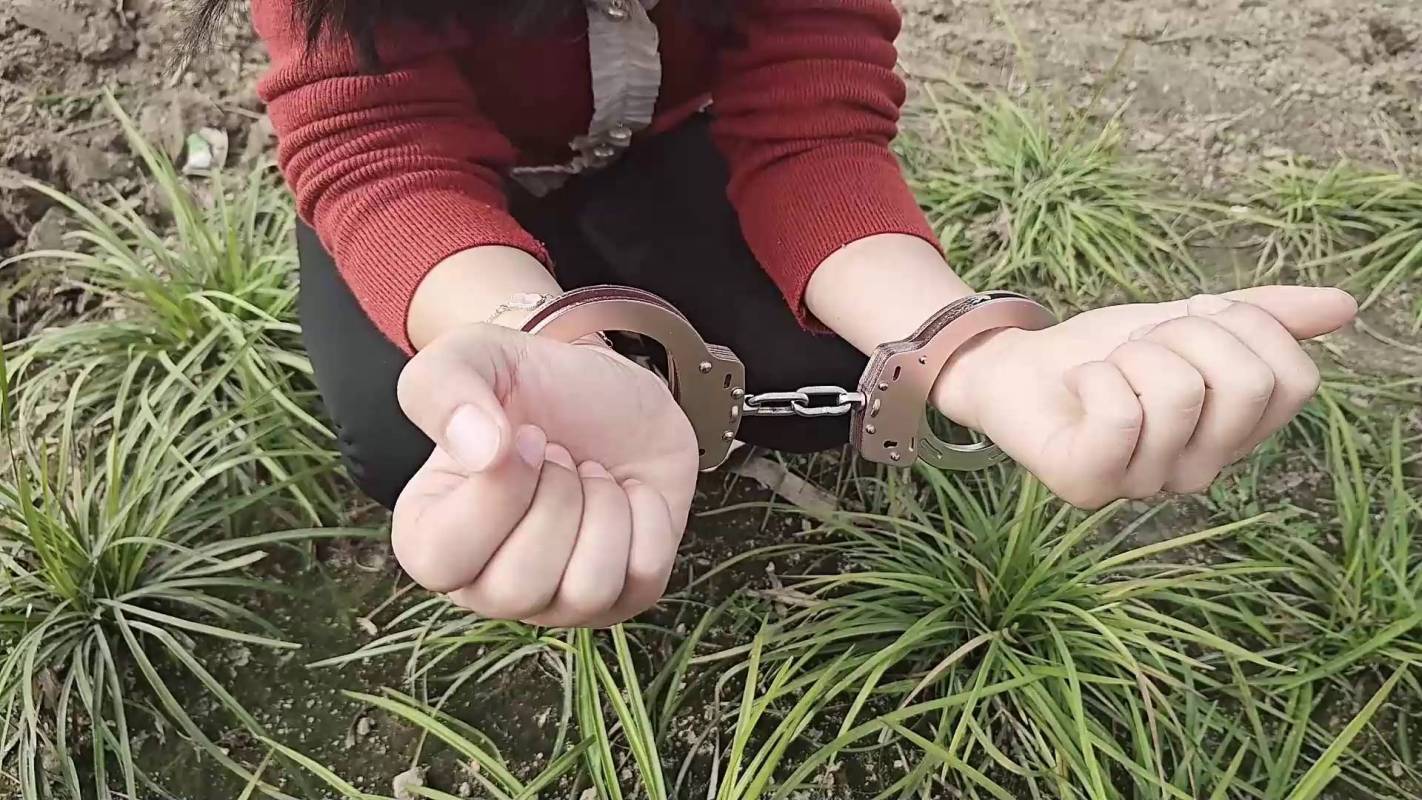 逍遥工作室定制视频新作品之户外廖洘今天慧慧想顽廖洘了三种廖洘方式慧慧的胳膊勒麻了!这部作品可以在线看!