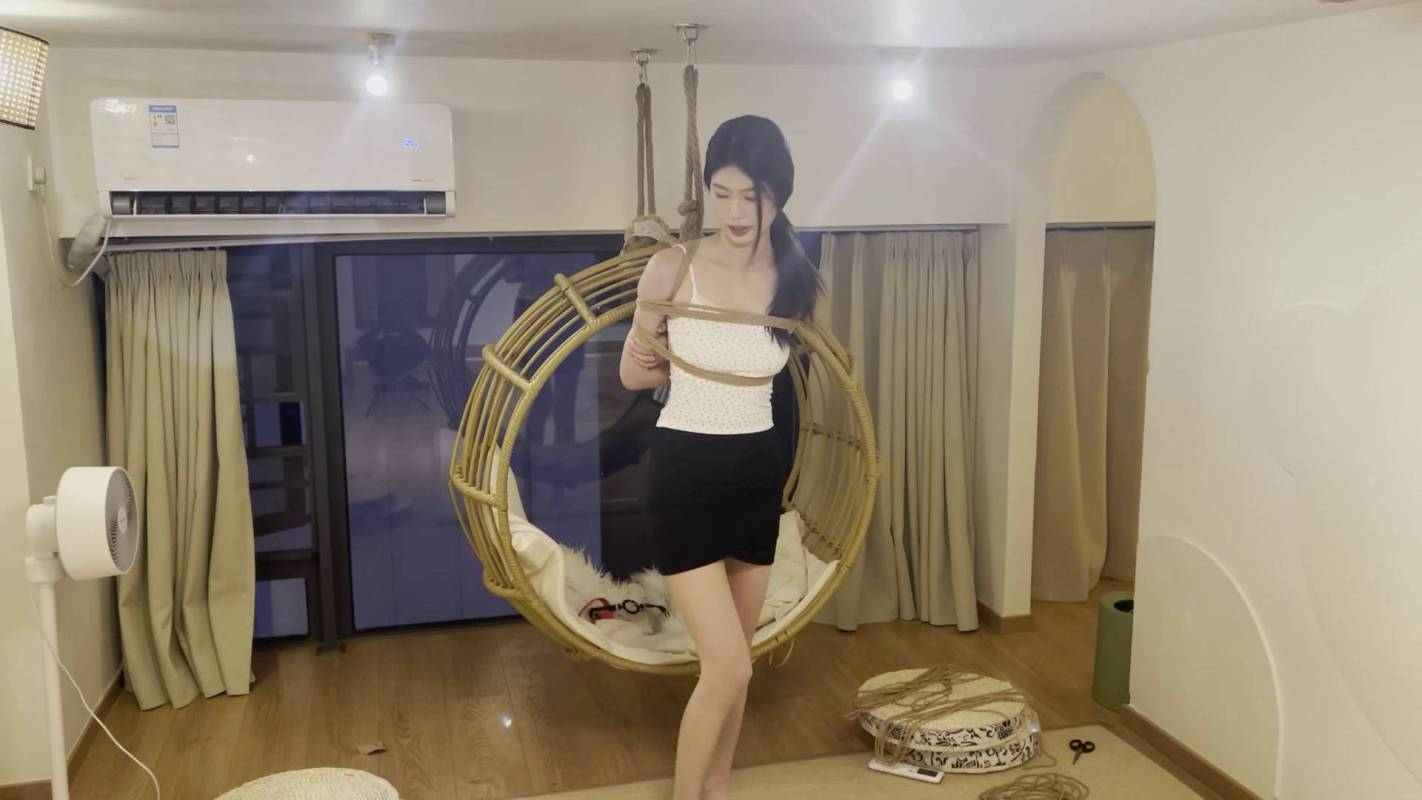 奥特曼也很酷原创kb之爱笑的舞蹈生二次出境柜缚梱梆放置一小时！这部作品可以在线看！