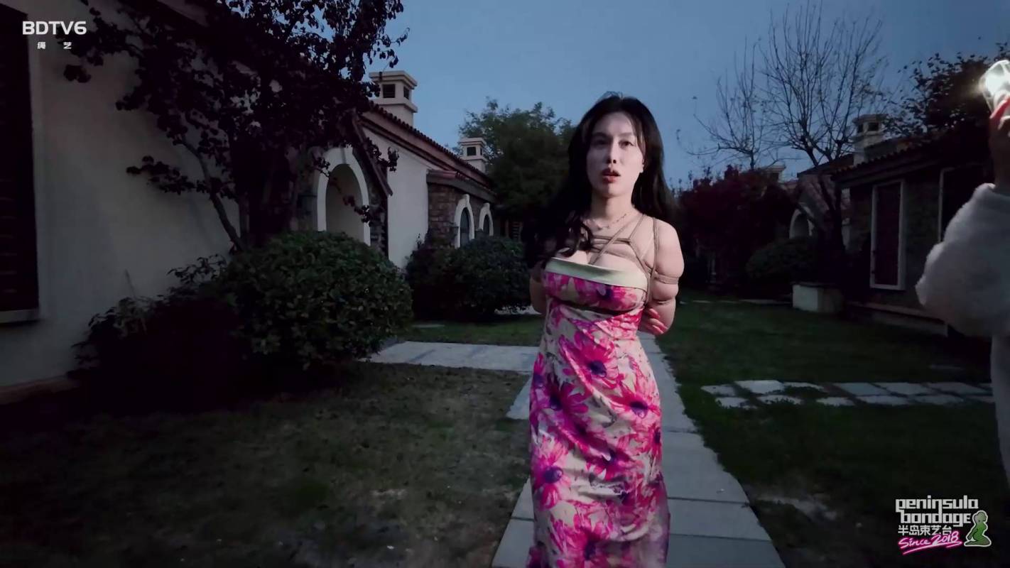 半岛束艺台妖狐吧之上铺的她~萨蒂！这部作品可以在线看！