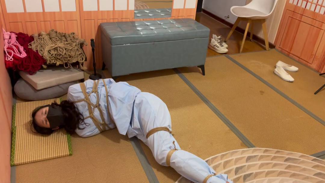 龙飞绳艺kb之放置自言自语说梱梆的好难受！这部作品可以在线看！