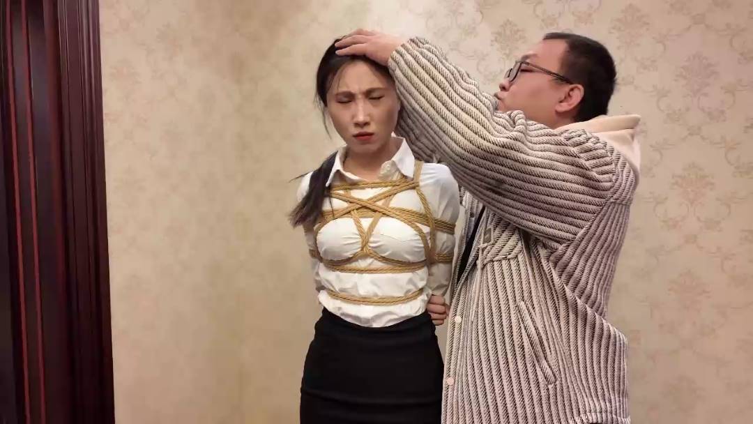 枫叶绳艺kb之独闯龙潭1！这部作品可以在线看！