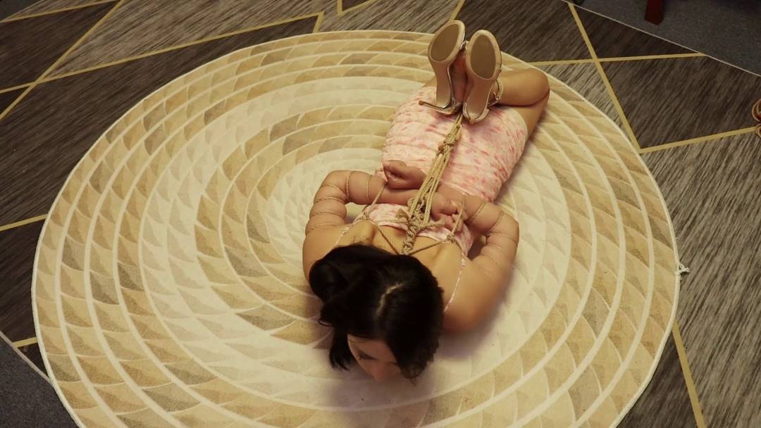 郑州绳艺定制之BGM杨若琳驷马团缚放置居然睡着了！这部作品可以在线看！