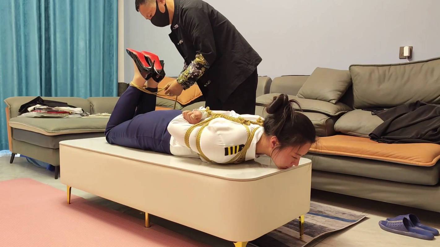 李大侠紧缚定拍之绳模刘娜的故事之日式驷马！这部作品可以在线看！