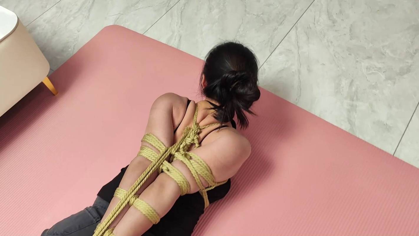 李大侠绳艺定制新作品之绳模刘娜的故事之三短库黑咝！这部作品可以在线看！