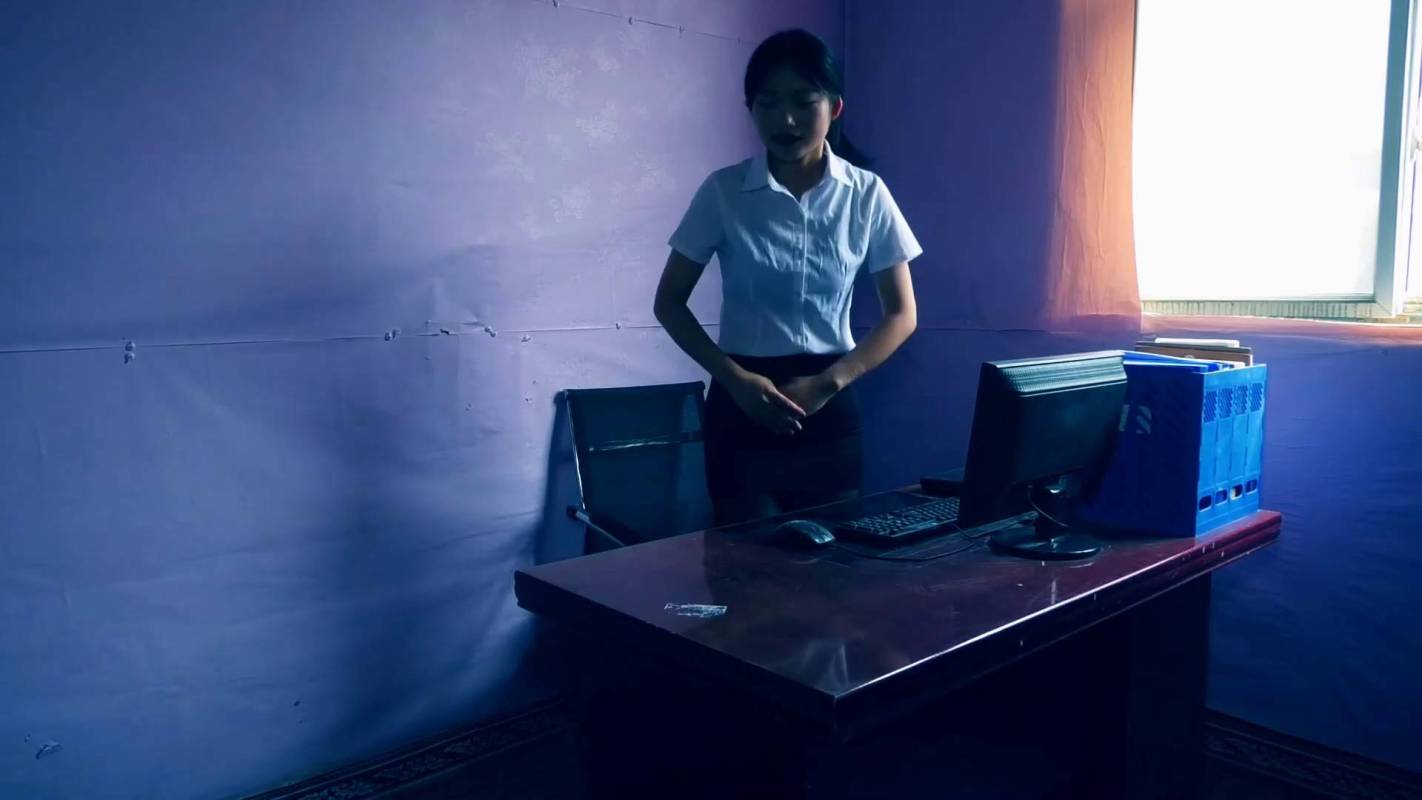 胜景山庄五花大绑之双花卧底（第一集）美籹秘书被全天候梱梆锁着工作！这部作品可以在线看！